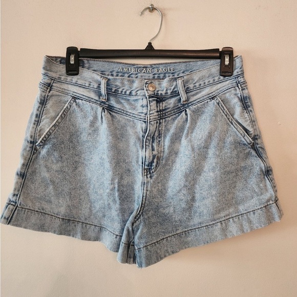 American Eagle Outfitters Pants - American Eagle Mom Shorts Size 12 Women's High Rise Shorts Denim